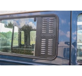 Nakatanenga Sliding Window Air Vent for Land Rover Defender up to MY2016 window frame with 1 long slit